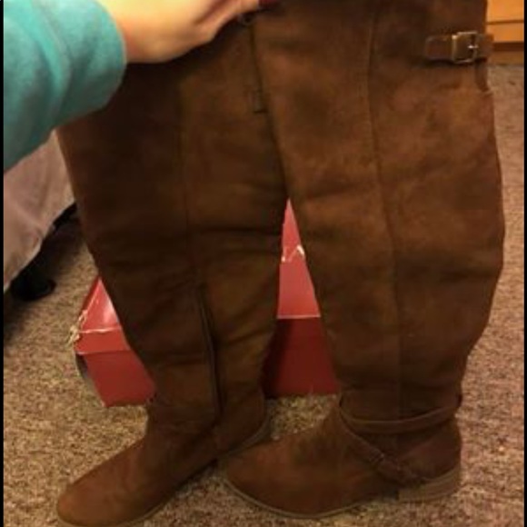 Brown tall boots size 7 - Picture 3 of 4